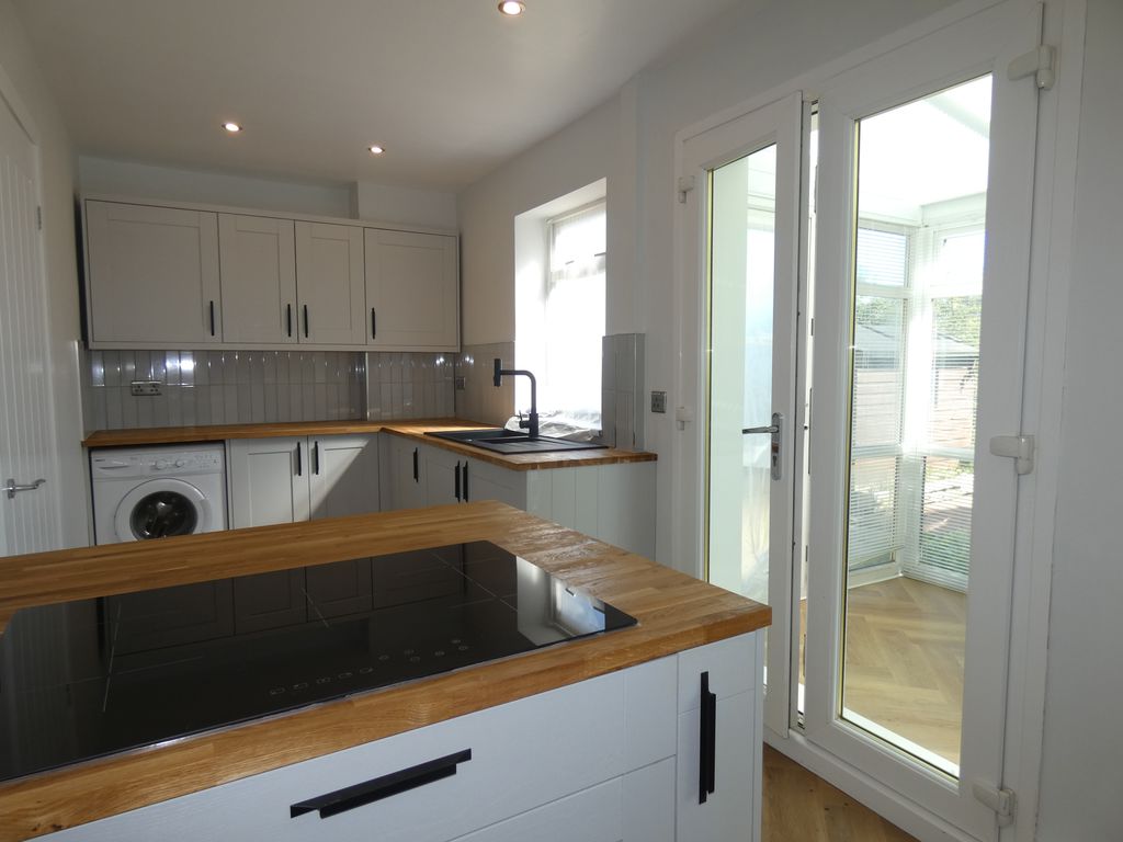 Kitchen/Breakfast- click for photo gallery